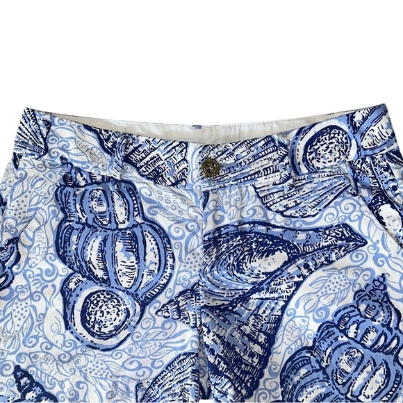 Lilly Pulitzer Callahan Blue & White Shorts in Popped Up Stuffed Shells Print  2 - Picture 5 of 15